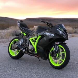 ZX-6R (13-22) デザインが美しいIMPAKTECH製 サブケージ｜AxxL