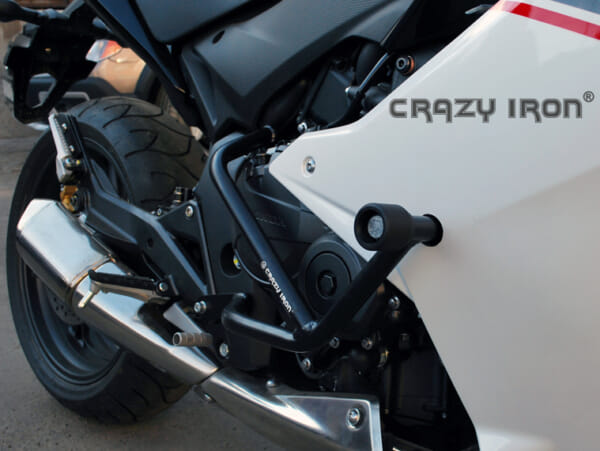 CBR600F (11-) 車両をしっかり保護できるエンジンガード｜AxxL