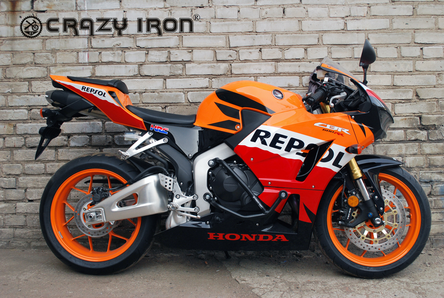 CBR600RR (13-) 車両をしっかり保護できるエンジンガード｜AxxL