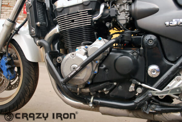 X4 / CB1300 (-02) 車両をしっかり保護できるエンジンガード|AxxL X4 / CB1300 (-02) 車両をしっかり保護できるエンジンガード|AxxL