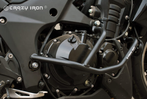 Z1000 (10-) 車両をしっかり保護できるエンジンガード｜AxxL