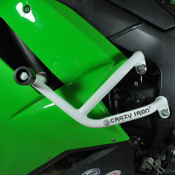 ZX-6R (07-08) 車両をしっかり保護できるエンジンガード｜AxxL