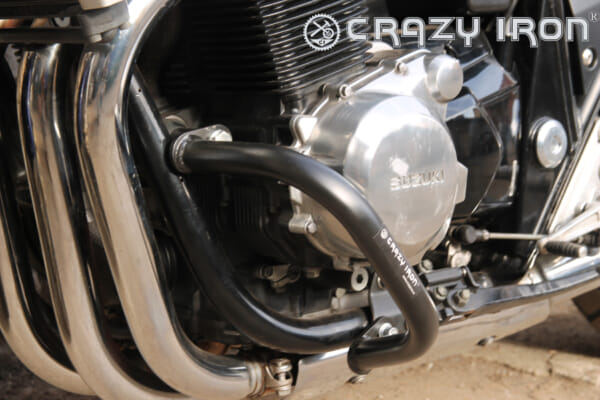 gsx1400エンジンガード GSX1400 車両をしっかり保護できるエンジンガード｜AxxL