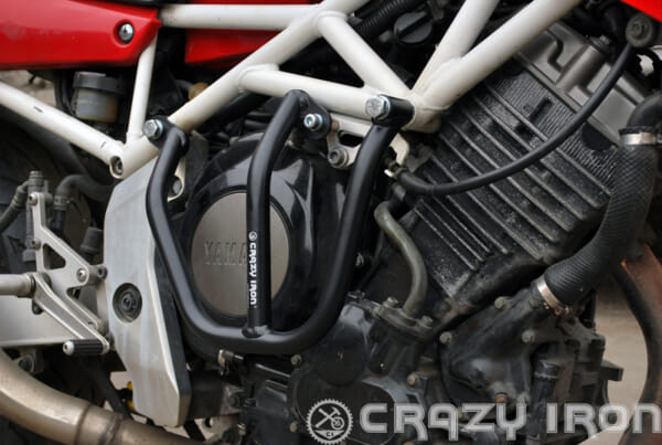 TRX850 車両をしっかり保護できるエンジンガード｜AxxL
