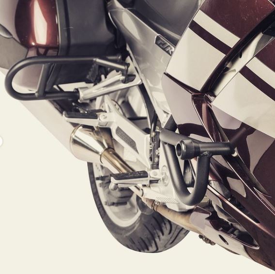 CB1000SF用のエンジンガード エンジンスライダー