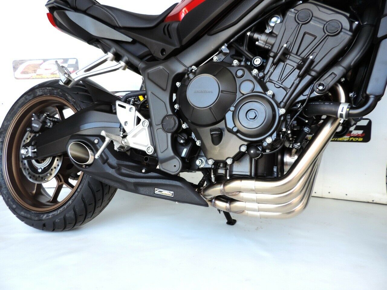 Cb650rにmotogpのようなサイド出しマフラーでかっこよく Axxl