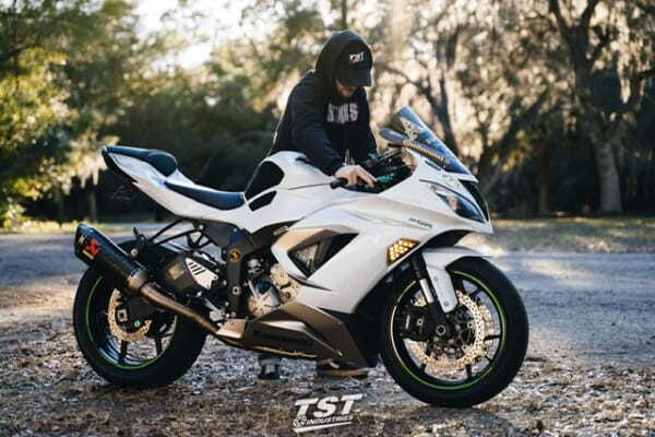 バイクTST ZX-6R (2019-)ウィンカー内蔵 LEDテールライト