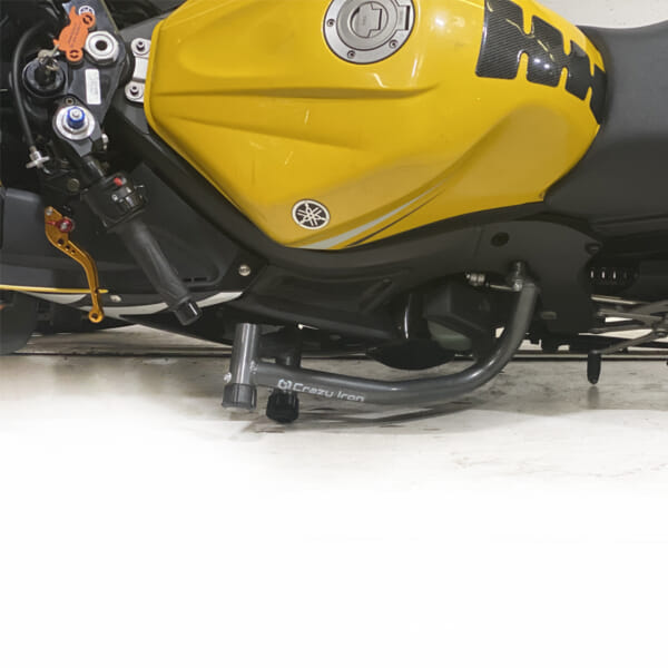 YZF-R6 (03-05)用 スライダー付エンジンガードで車体をガード｜AxxL