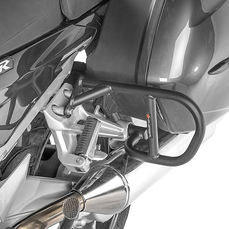 FJR1300用 リア キャリアガード 車両をしっかりと保護します｜AxxL