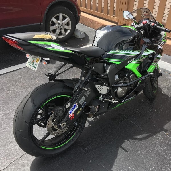YZF-R1 (09-14) 用 スライダー付レースアーマーで車体をガード｜AxxL
