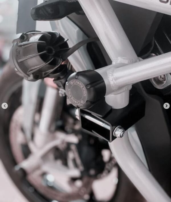 S1000XR (20-)用 倒れても傷つかないスタントケージ｜AxxL