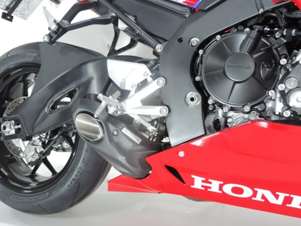 CBR1000RR-R(21-)用MOTOGPのようなサイド出しマフラー！｜AxxL