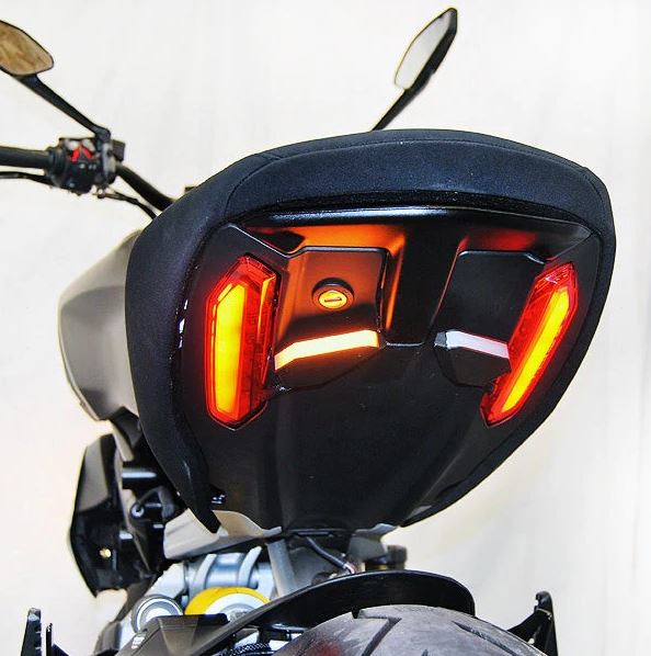 NRC製 DUCATI DIAVEL 1260 ポリカーボネイト LEDウィンカー｜AxxL