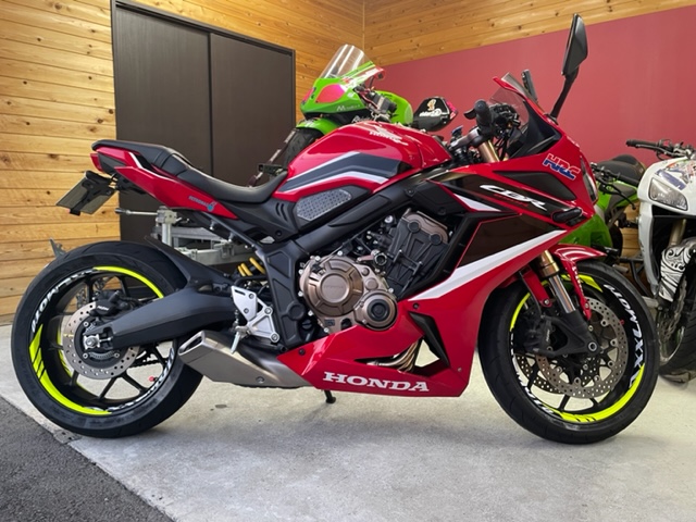 CBR650RへリムステッカーをAXXLで施工しました| AxxL