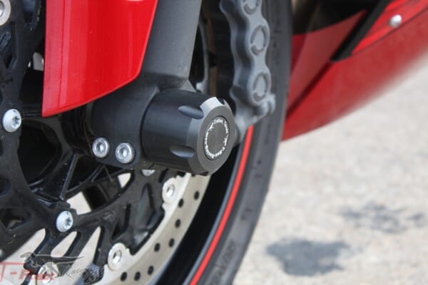 アクスルスライダー FJR1300/YZF-R1/YZF-R6/FZ1｜AxxL