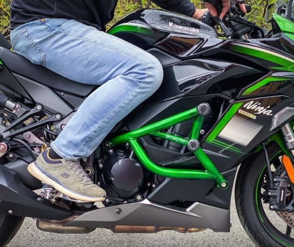 NINJA1000SX用 倒れても傷つかないスタントケージ｜AxxL