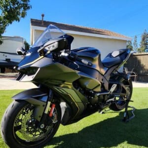 ZX-10R Archives - AxxL