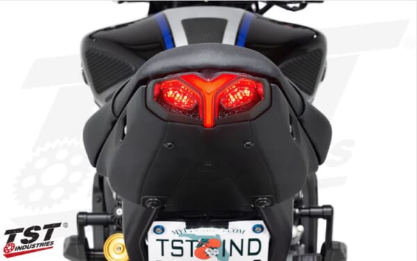 TST Industries MT09 (21-) ウィンカー内蔵 LEDテールライト