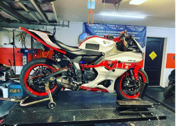 TW garage様 ハーレー ダイナ - 考え抜いた本気モデルスタントケージ｜AxxL