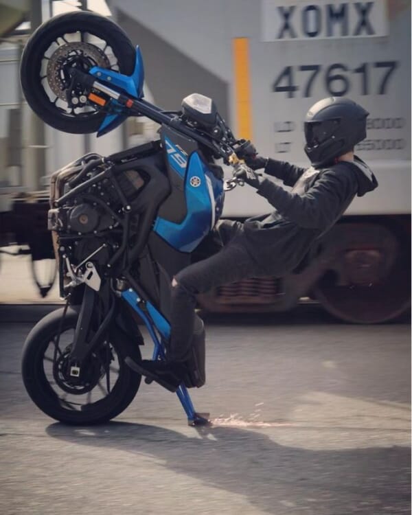 MT09 スタント練習には必須 サブケージ/ウィリーバー｜AxxL