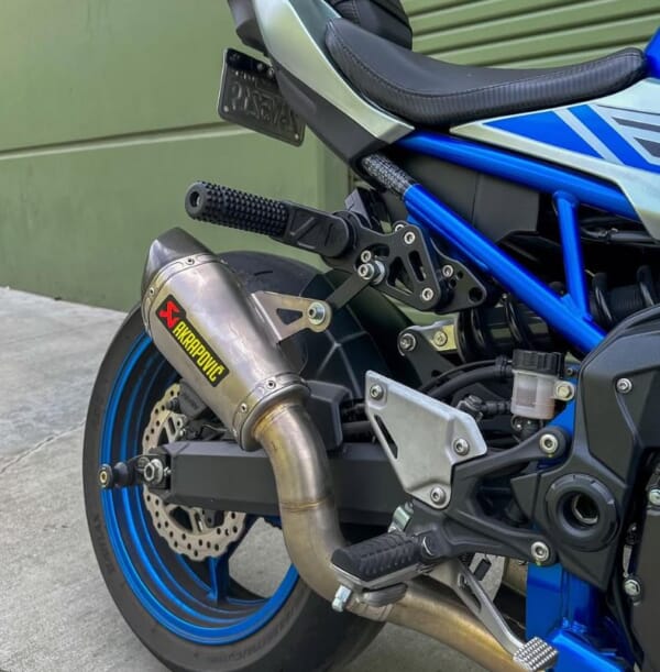 Z900 好きなポジションに設定できるアルミサブケージ｜AxxL
