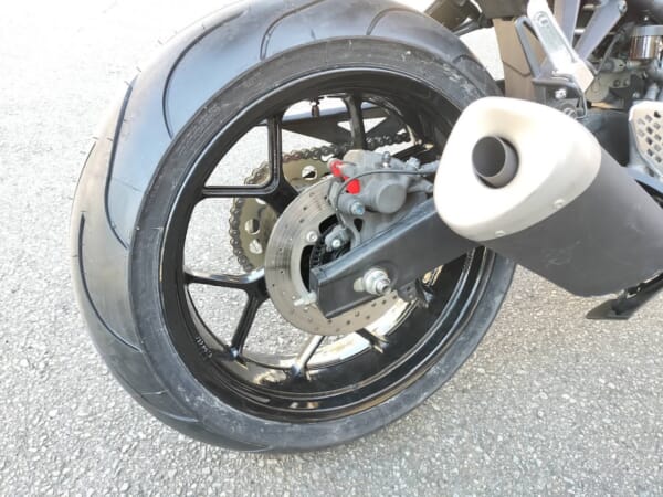 ただおそらくですが一般的にyzf-r25 ワイドホイール前後