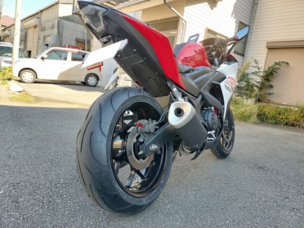 ただおそらくですが一般的にyzf-r25 ワイドホイール前後