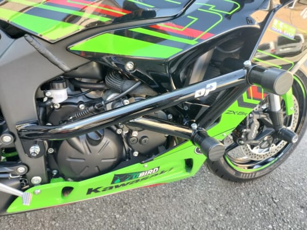 ZX-6R (24-) - 考え抜いた本気モデルスタントケージ｜AxxL