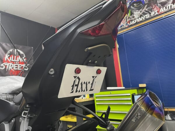 ZX6R (09-24) にウインカー内蔵ナンバーインフェンダーレス｜AxxL