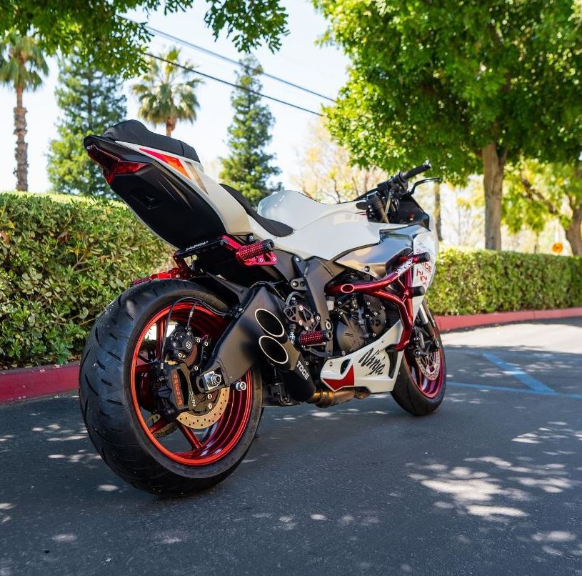 ZX-6R (24-) 好きなポジションに設定できるアルミサブケージ｜AxxL