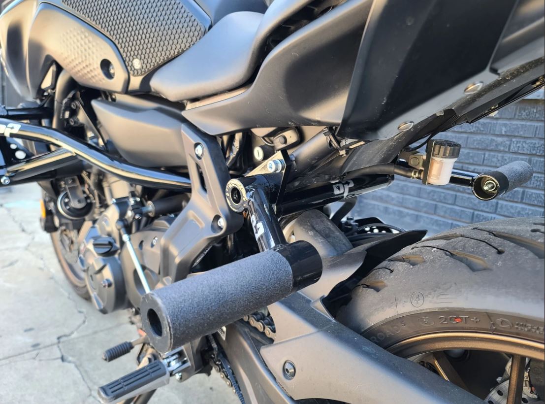 MT07 足掛けや車体をガードするサブケージ-ON-POINT|AxxL MT07 足掛けや車体をガードするサブケージ-ON-POINT|AxxL