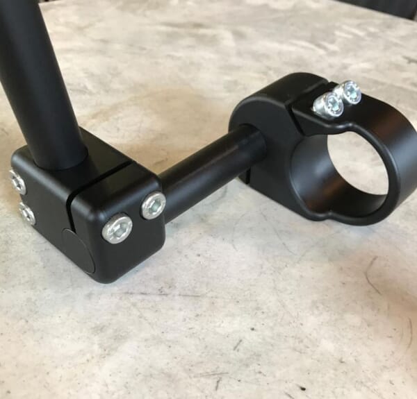 バイクハンドルのポジション、色を変えてドレスアップ！| AxxL