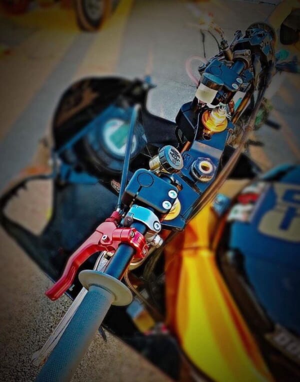 バイクハンドルのポジション、色を変えてドレスアップ！| AxxL