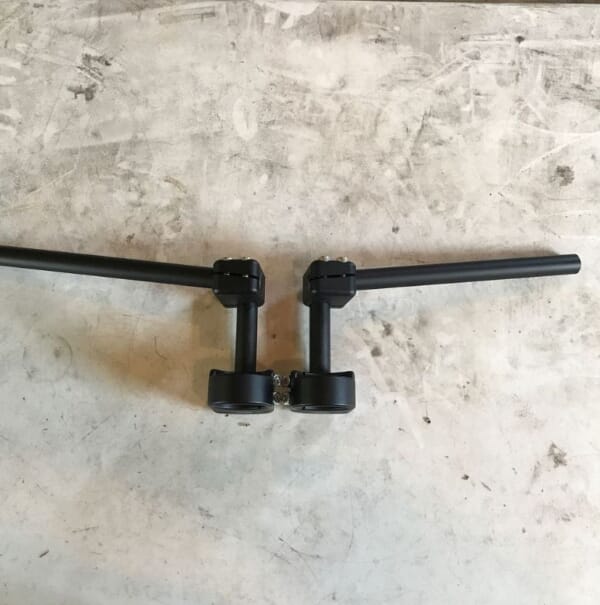 バイクハンドルのポジション、色を変えてドレスアップ！| AxxL