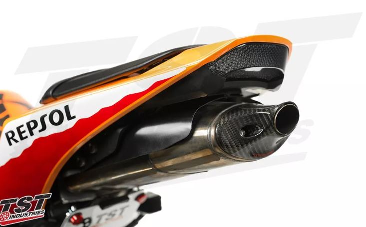 CBR600rr TST カーボンマフラーキャップ TST CBR600RR(13-) マフラーカーボンチップ｜AxxL