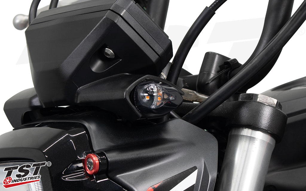 TST Industries ブラックウィンカー グロム用シャープで光量抜群！LEDフロントウインカー｜AxxL