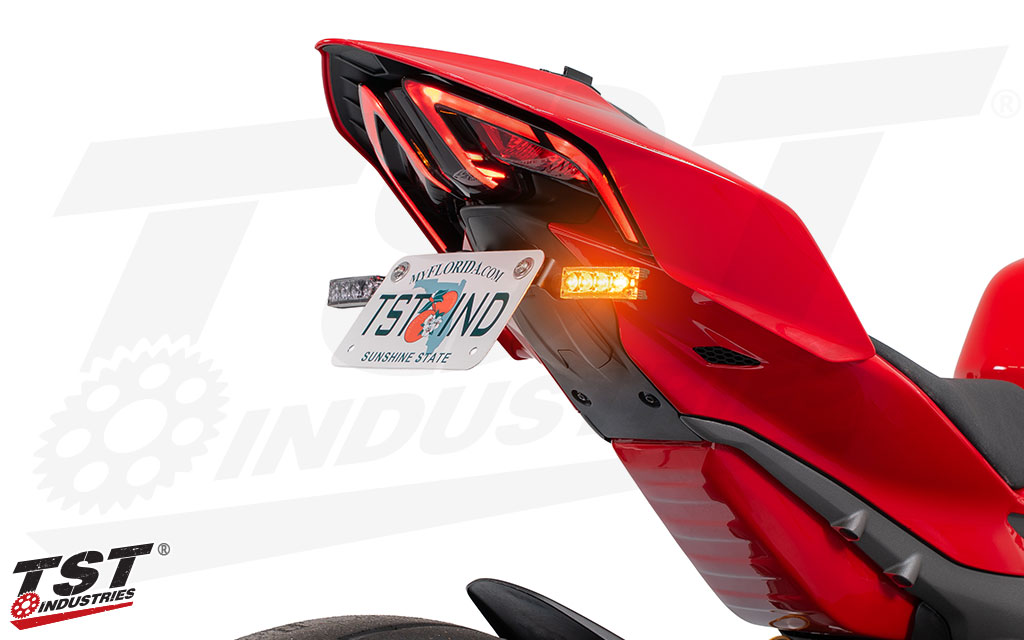 ナンバーの角度を自在に PANIGALE V2/V4 フェンダーレスキット｜AxxL