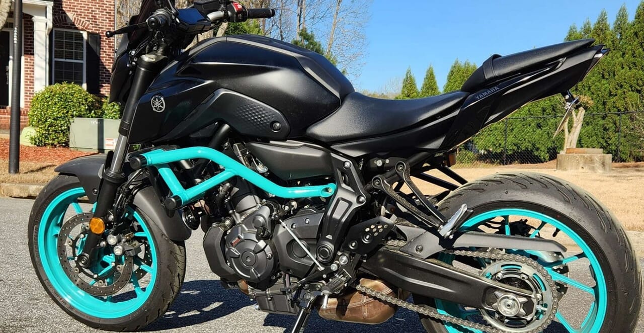 MT07 (14-26) デザインが美しい IMPAKTECH レースアーマー｜AxxL