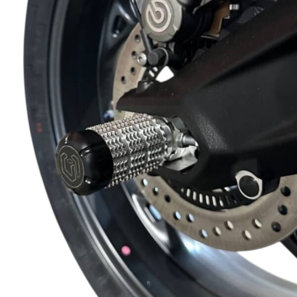 ストリートトリプル765 大型フロントアクスルスライダー｜AxxL