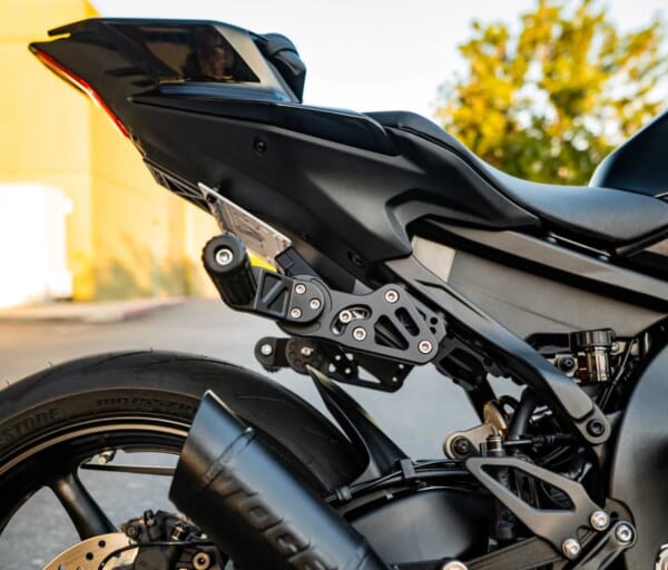 YZF-R9 好きなポジションに設定できるアルミサブケージ｜AxxL