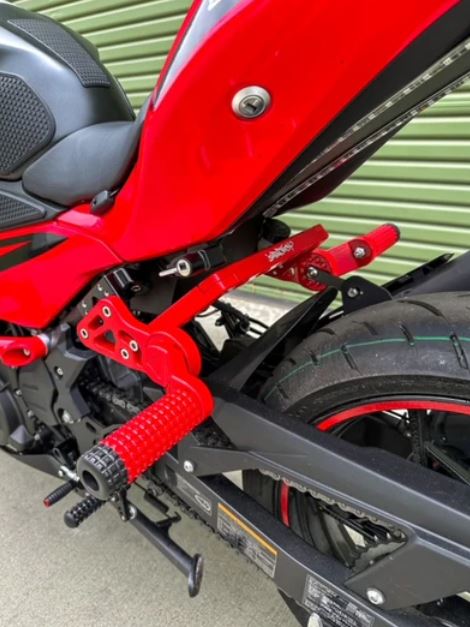 NINJA500/Z500 好きなポジションに設定できるアルミサブケージ｜AxxL