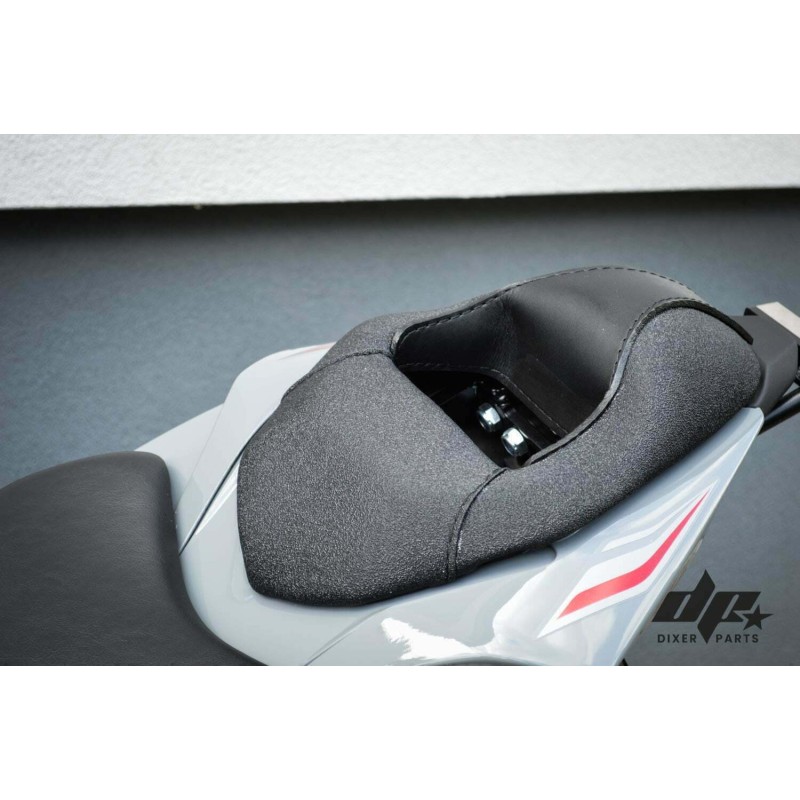 DIXER PARTS ZX6R (19-26) 穴あき スタント用 リアシート｜AxxL