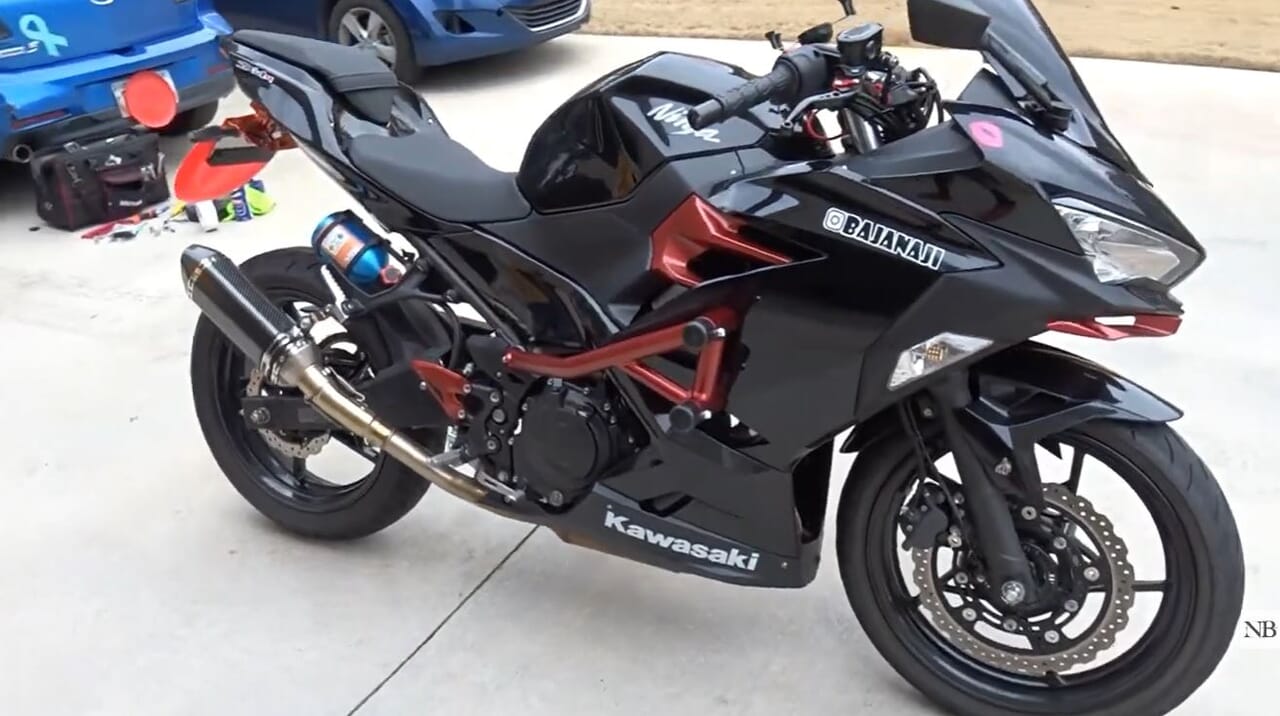 NINJA400/Z400 デザインが美しい IMPAKTECH レースアーマー｜AxxL