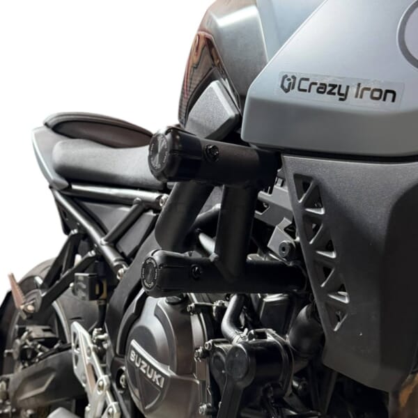 インフィ　クロススライダー GSX-8S スライダー付レースアーマーで車体をガード｜AxxL