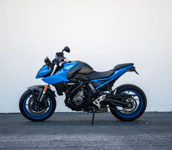 GSX8S/GSX8R デザインが美しい IMPAKTECH製 スタントケージ｜AxxL
