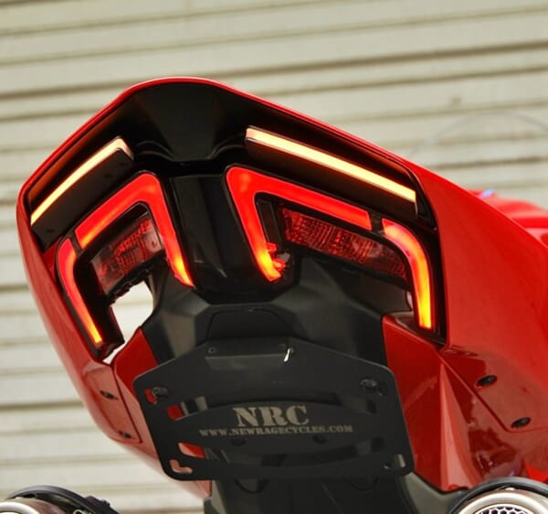 NRC V2 PANIGALE/ストリートファイター ナンバーイン フェンダーレス｜AxxL
