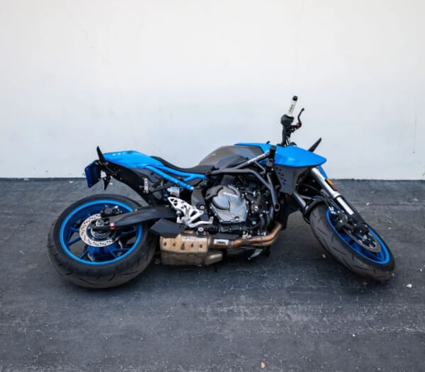 GSX8S/GSX8R デザインが美しい IMPAKTECH製 スタントケージ｜AxxL